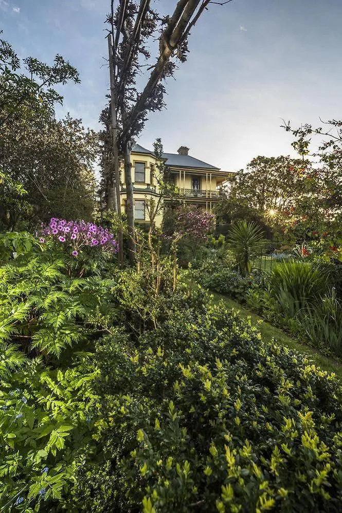 Corinda Contemporary Apartment Hobart